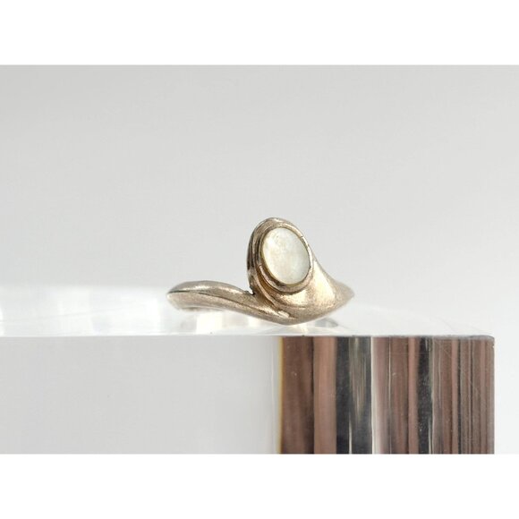 Modernist Navajo Mother of Pearl 925 Sterling Silver Vintage Ring - sz 7.25 - Picture 2 of 14